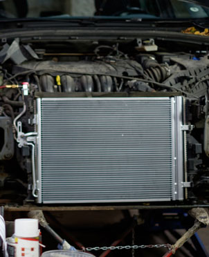 Por qué se calienta el motor del coche